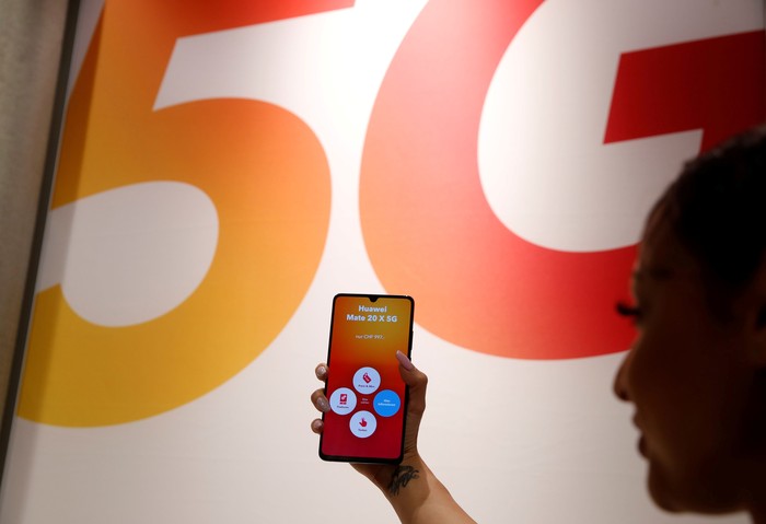 Huawei Makin Ganas Serang iPhone di China, Ini Buktinya