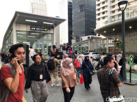 Insiden MRT, Pengguna Curhat Kena Gangguan Jam Pulang Kantor