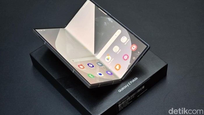 Galaxy Z Fold6 Jadi Foldable Samsung Teringan & Terkuat yang Pernah DIbuat