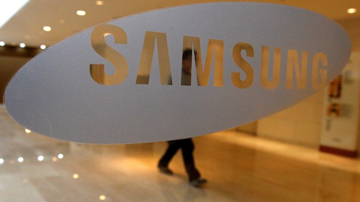 Samsung Ajukan Paten Desain Ponsel Lipat Bisa Berputar 180 Derajat