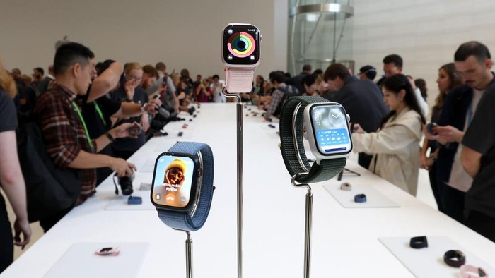 Apple Mau Bikin Apple Watch Plastik, Cocok Buat Anak-anak