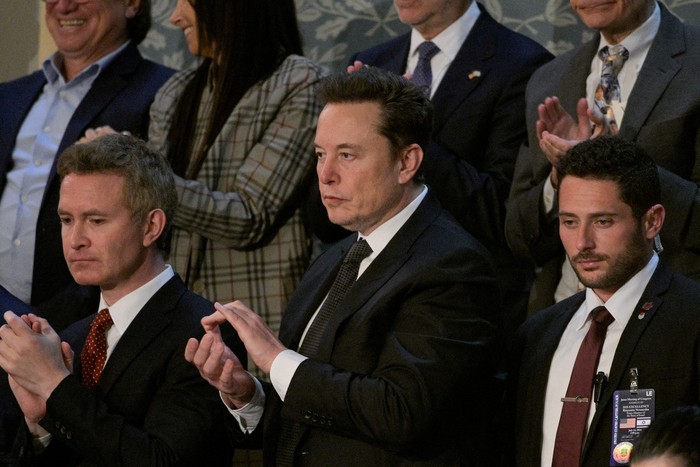 Elon Musk Dukung Donald Trump, Tesla Ketiban Sial