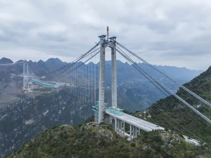 Jembatan Tertinggi di Dunia: Jembatan Huajiang Grand Canyon Siap Pecahkan Rekor