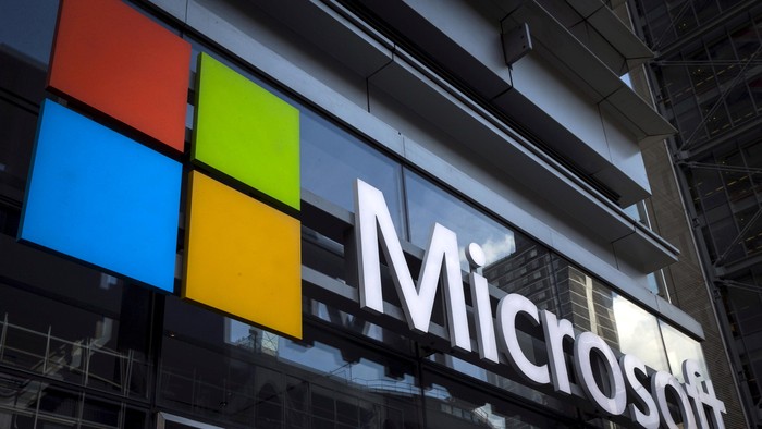 Microsoft Siapkan Rp 1.295 Triliun untuk Data Center AI