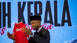 Peci Patrick Kluivert Bikin Netizen Salfok