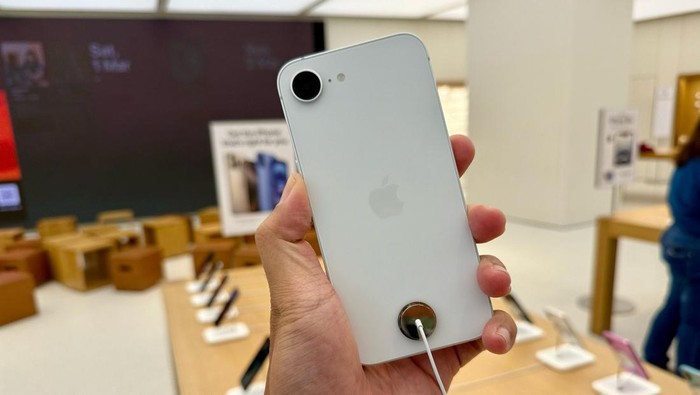 iPhone 16e Laris Manis Walau Dikritik Harganya Lebih Mahal