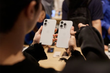 Menkomdigi Pastikan Seluruh Varian iPhone 16 Sudah Bisa Beredar