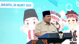 Prabowo Terbitkan PP Tunas, Salah Satunya Pembatasan Anak Main Medsos