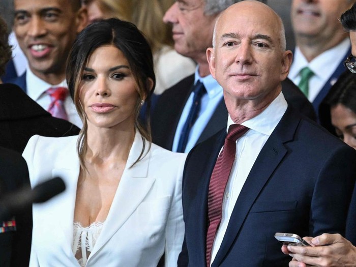 Amazon Mau Tunjukkan Borok Tarif, Trump Protes ke Jeff Bezos