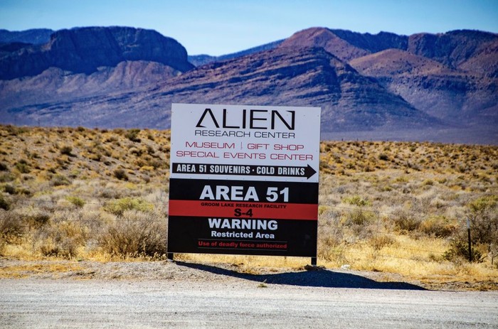 Area 51 Sarang UFO dan Alien? Ini Kenyataan Sebenarnya