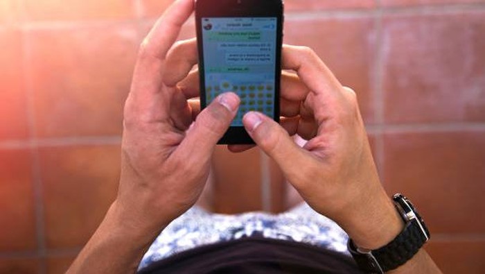 Kenapa Kita Lebih Suka Chat Daripada Angkat Telpon?