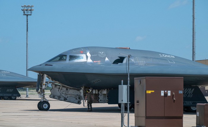 Kisah Pilot Jet Bomber B-2 Terbang 44 Jam dalam Misi Afghanistan