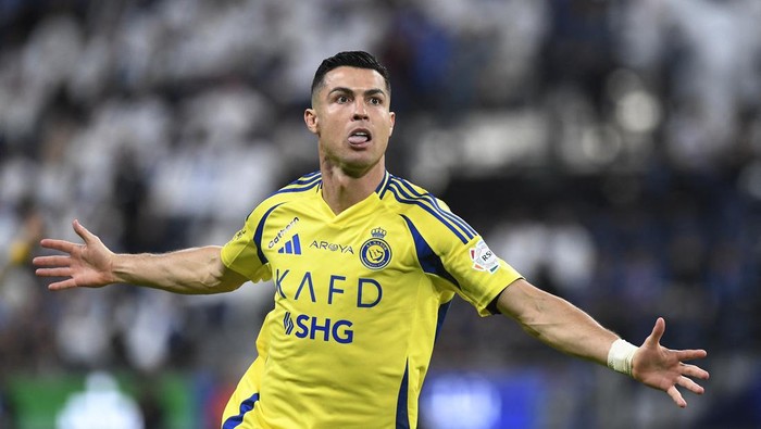Ronaldo Perpanjang Kontrak di Al Nassr, Gajinya Bisa Beli 275 Ribu iPhone 16