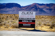 Area 51 Sarang UFO dan Alien? Ini Kenyataan Sebenarnya