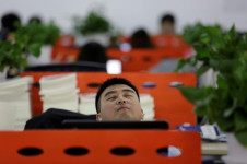 Kaum Muda China Muak dengan Sistem Kerja Rodi 996