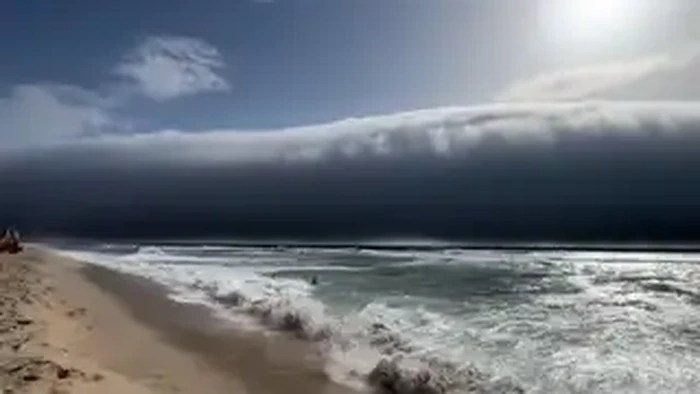 Fenomena 'Awan Tsunami' Muncul di Portugal, Penampakannya Mengerikan