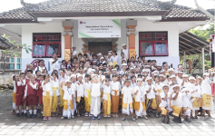 LG Resmikan Perpustakaan Anak 'LG Loves Children' untuk 3 Sekolah di Bali