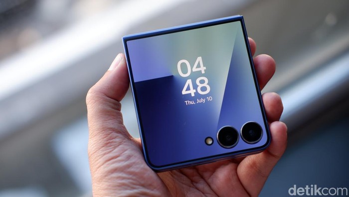 Ups, Akun Medsos Apple Tak Sengaja Promosi Samsung Galaxy Z Flip7