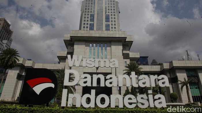 Danantara Akan Semakin AI, Gimana Nasib Pegawai BUMN?