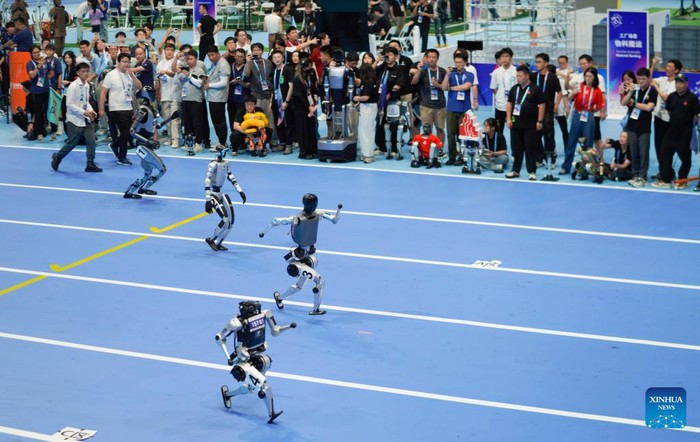 Momen Kocak Olimpiade Robot China, Ada Tabrakan Hingga Gagal Sprint