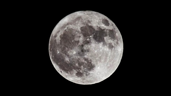 Sampel Bulan yang Disegel Lebih dari 50 Tahun, Akhirnya Dibuka