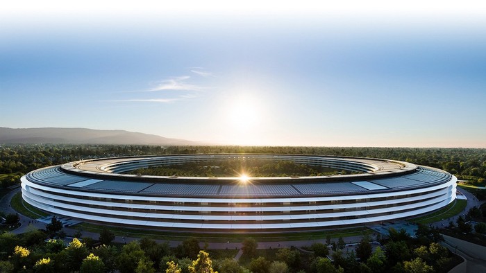 Tim AI Apple Kelabakan Digembosi Mark Zuckerberg