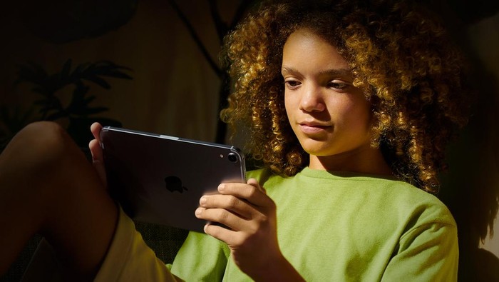 Apple Luncurkan Fitur Baru Lindungi Anak & Remaja di Dunia Digital