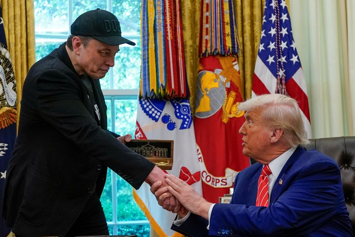 Di Balik Absennya Elon Musk di Perjamuan Donald Trump