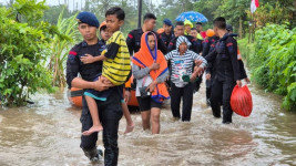 Curah Hujan di Bali Lebih dari 300 mm/hari, Ibarat Hujan Sebulan Turun Sehari